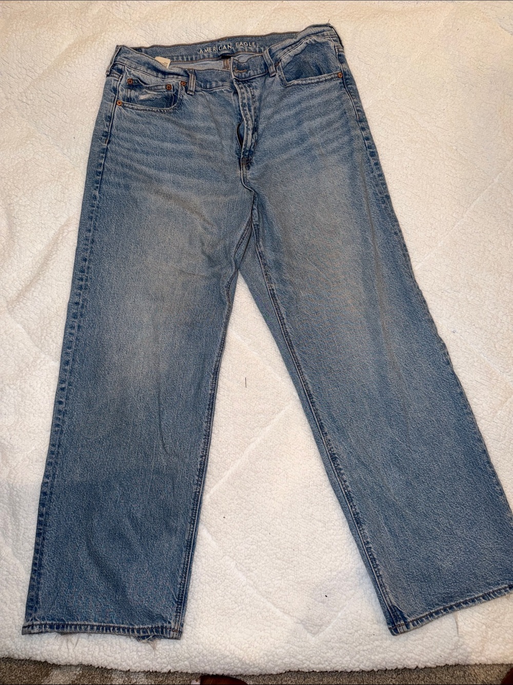 American Eagle Outfitters Women’s Medium Blue Straight-Leg Jeans